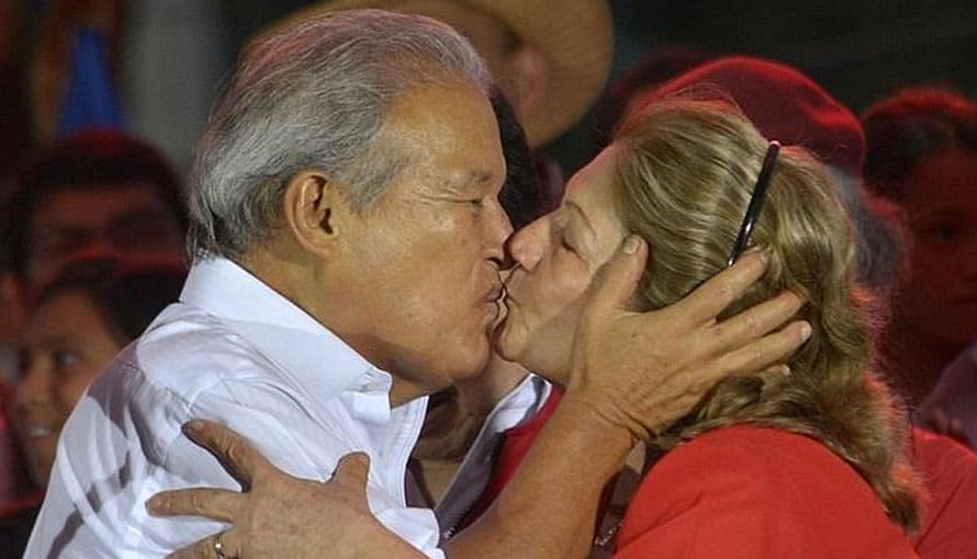Esposa de Sánchez Cerén busca postularse como diputada por el FMLN para el 2021-2024