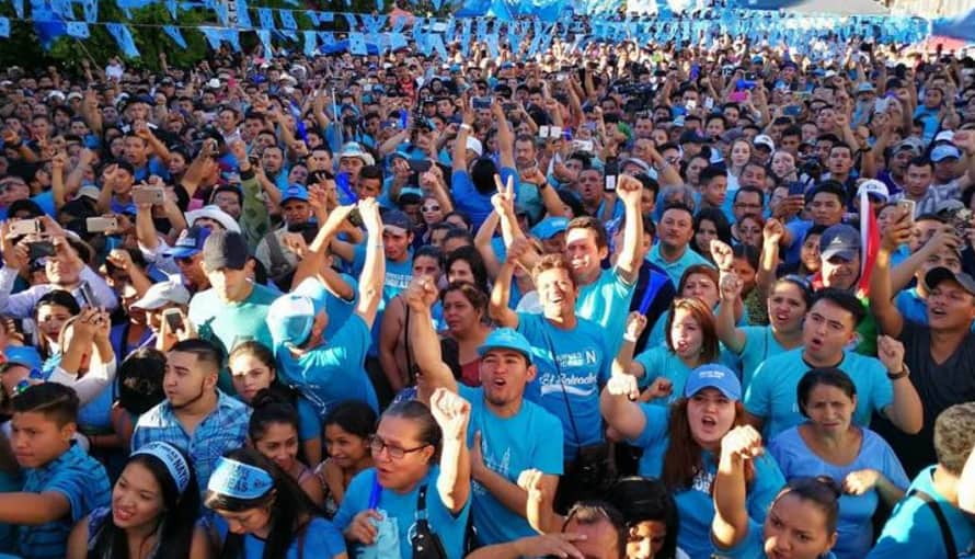 Salvadoreños se unen en redes sociales y piden al presidente Bukele cobrar impuestos a la LPG y EDH