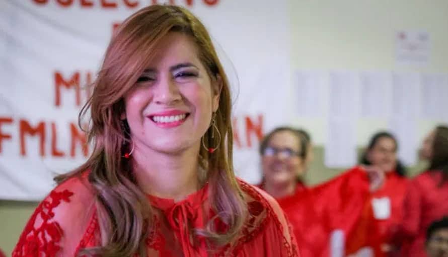 Karina Sosa dice que mientras más pasan los días, el FMLN es más fuerte