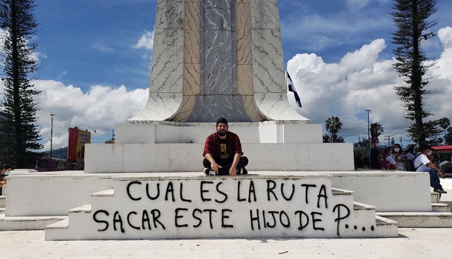 Salvadoreños exigen que todos los que dañen la propiedad pública sean sancionados con 10 años de prisión