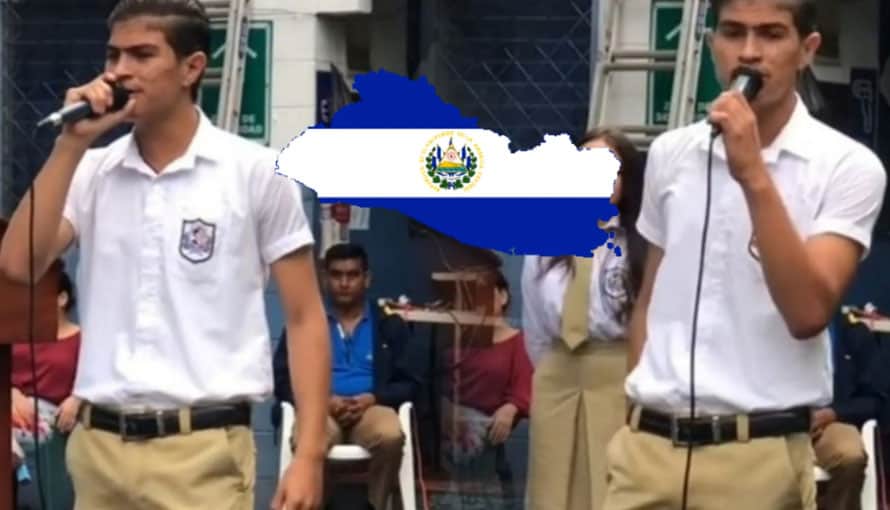 Estudiante migueleño canta “Patria Querida” y su voz cautiva a todos los asistentes