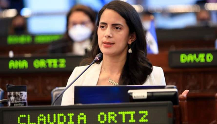 Claudia Ortiz asegura que por el bien de la población salvadoreña buscará la reelección en el 2024